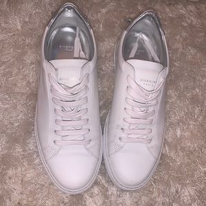 Authentic GIVENCHY reverse logo sneaker